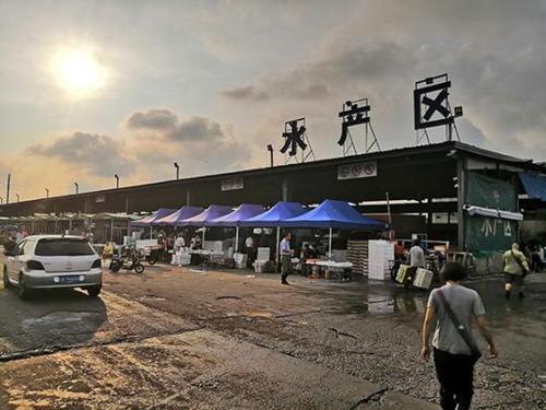 上海农产品中心批发市场:"冰厂"势力垄断卖冰,收保护费